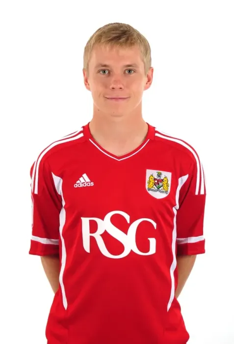 Framed Print : Henry Muggeridge: Focused and Determined - Bristol City Football Club Framed Print : Henry Muggeridge: Focused and Determined - Bristol City Football Club