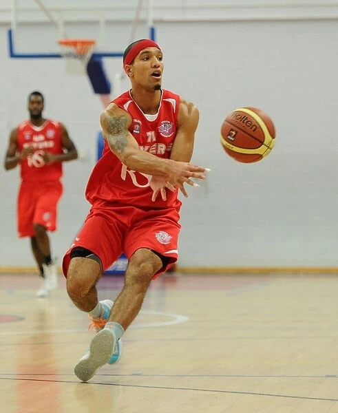 A High-Flying Showdown: Bristol Flyers vs Manchester Giants Basketball Clash at SGS Wise Campus (British Basketball League)