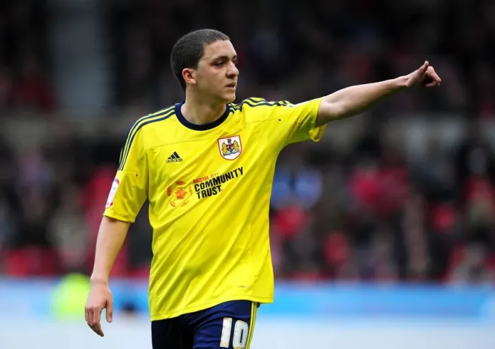 Framed Print : Hogan Ephraim of Bristol City Faces Off at The City Ground against Nottingham Forest, April 7, 2012 Framed Print : Hogan Ephraim of Bristol City Faces Off at The City Ground against Nottingham Forest, April 7, 2012
