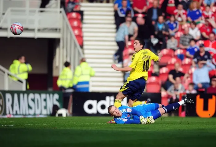 Framed Print : Hogan Ephraim Scores Debut Goal: Bristol City's Triumph over Middlesbrough at Riverside Stadium, 2012