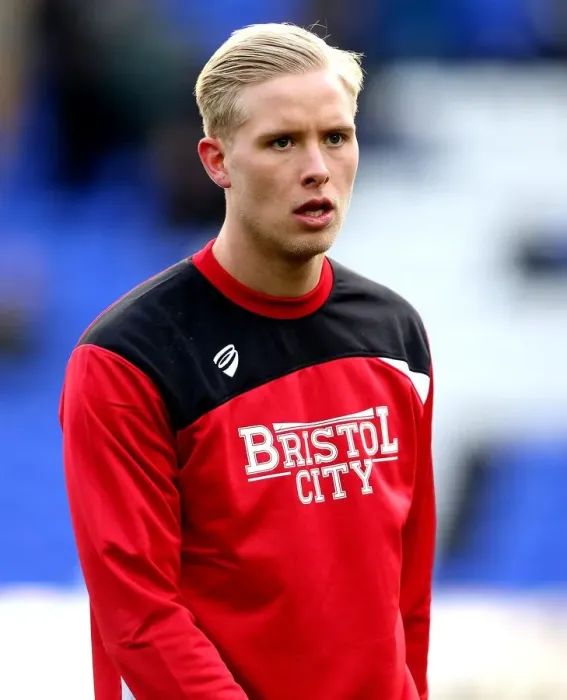 Framed Print : Hordur Magnusson in Action: Birmingham City vs. Bristol City, 2016 Framed Print : Hordur Magnusson in Action: Birmingham City vs. Bristol City, 2016