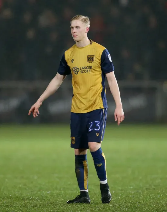 Framed Print : Hordur Magnusson in Action: Fleetwood Town vs. Bristol City, FA Cup Replay (17 / 01 / 2017)