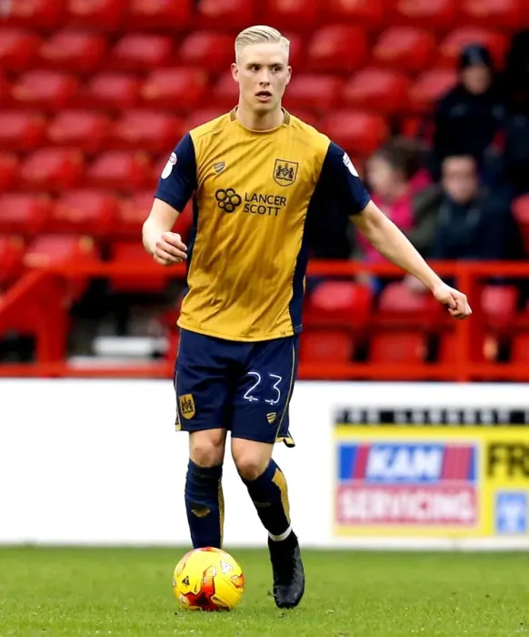 Framed Print : Hordur Magnusson of Bristol City in Action Against Nottingham Forest, Sky Bet Championship 2017 Framed Print : Hordur Magnusson of Bristol City in Action Against Nottingham Forest, Sky Bet Championship 2017