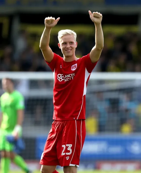 Framed Print : Hordur Magnusson's Thumbs Up: Burton Albion vs. Bristol City, 2016
