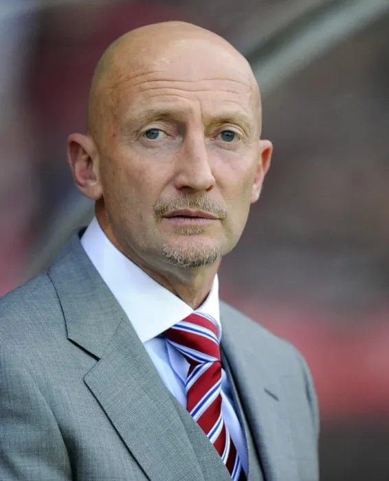 Framed Print : Ian Holloway Guides Crystal Palace at Ashton Gate: Bristol City vs Crystal Palace, Capital One Cup 2013 Framed Print : Ian Holloway Guides Crystal Palace at Ashton Gate: Bristol City vs Crystal Palace, Capital One Cup 2013
