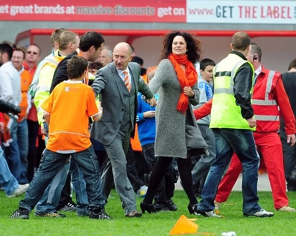 Ian Holloway's Emotional Championship Victory: Blackpool Fans Invade Pitch (Blackpool v Bristol City, 02 / 05 / 2010)