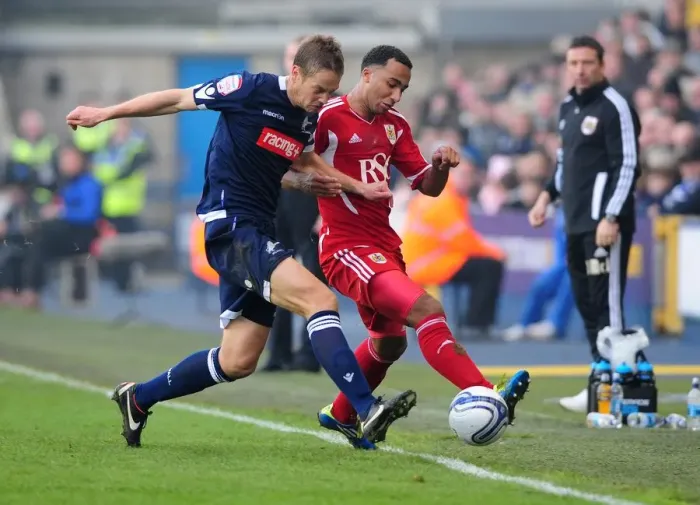 Framed Print : Intense Championship Clash: Nicky Maynard vs. Paul Robinson - Bristol City's Battle at Selhurst Park (November 2011) Framed Print : Intense Championship Clash: Nicky Maynard vs. Paul Robinson - Bristol City's Battle at Selhurst Park (November 2011)