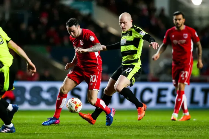 Framed Print : Intense Championship Showdown: Lee Tomlin vs. Aaron Mooy, Bristol City vs. Huddersfield Town