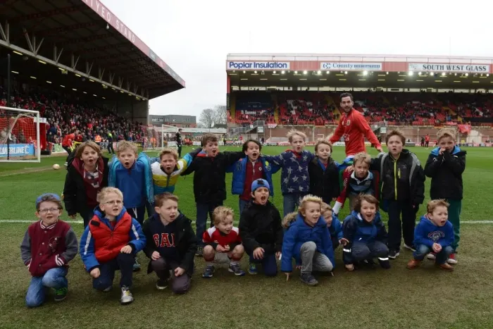 Framed Print : Intense Clash: Bristol City vs Barnsley in Sky Bet League One (March 2015)