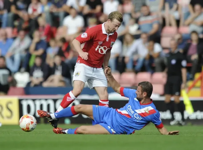 Framed Print : Intense Clash: Wade Elliott vs. Richard Wellens, Sky Bet League One, Bristol City vs. Doncaster Rovers Framed Print : Intense Clash: Wade Elliott vs. Richard Wellens, Sky Bet League One, Bristol City vs. Doncaster Rovers