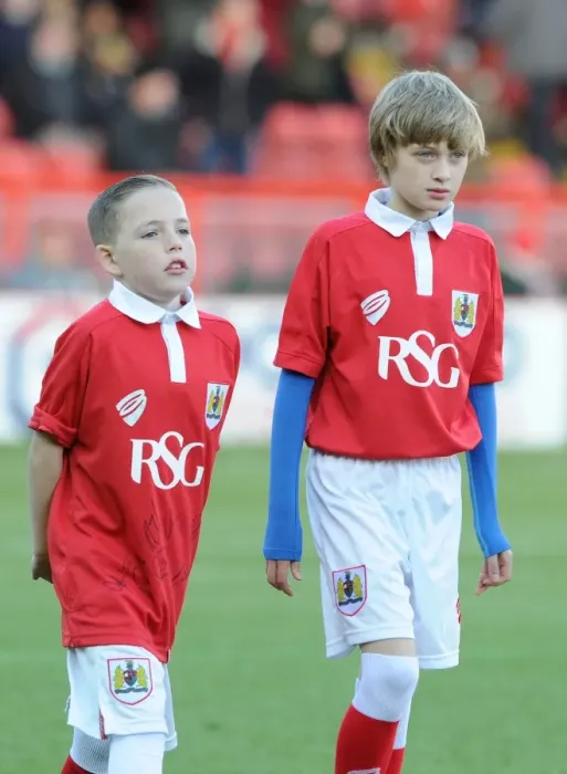Framed Print : Intense Rivalry: Bristol City vs Crawley Town, Sky Bet League One (December 13, 2014)