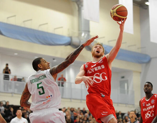Intense Rivalry: Flyers vs. Raiders in BBL Cup Basketball Clash