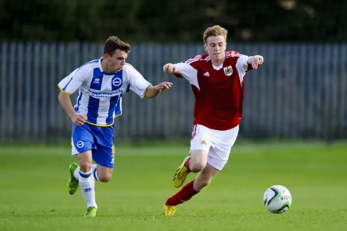 Framed Print : Intense Rivalry: Harry Paice vs Des Hutchinson in Bristol City U18 vs Brighton & Hove Albion U18 Clash