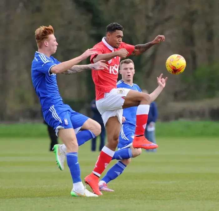 Framed Print : Intense Rivalry: Marley Bishop vs Josh Yorwerry at Failand Training Ground Framed Print : Intense Rivalry: Marley Bishop vs Josh Yorwerry at Failand Training Ground