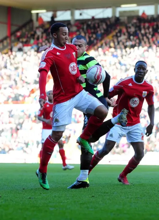 Framed Print : Intense Rivalry: Maynard vs. Gordon in the Championship Clash between Bristol City and Scunthorpe United, February 2010