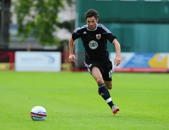 Framed Print : Ivan Sproule in Action: Aldershot vs. Bristol City