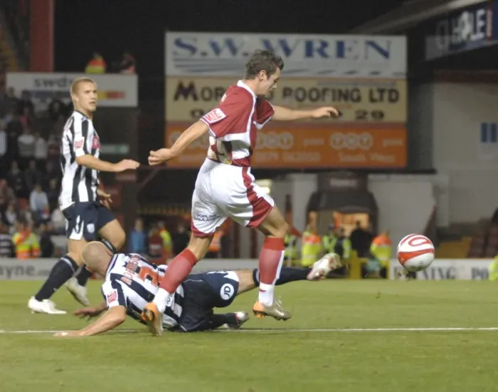 Framed Print : Ivan Sproule in Action: Bristol City vs. West Bromwich Albion