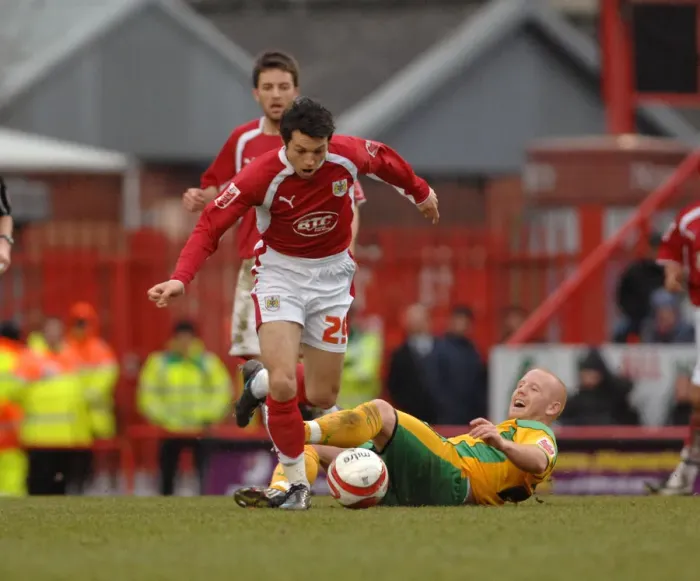 Framed Print : Ivan Sproule in Action: Bristol City vs Norwich City Framed Print : Ivan Sproule in Action: Bristol City vs Norwich City