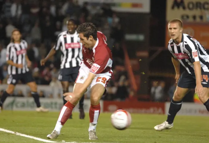 Framed Print : Ivan Sproule in Action: Bristol City vs. West Brom