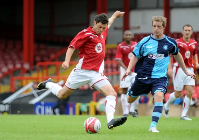 Framed Print : Ivan Sproule in Action: Bristol City vs Wycombe Wanderers