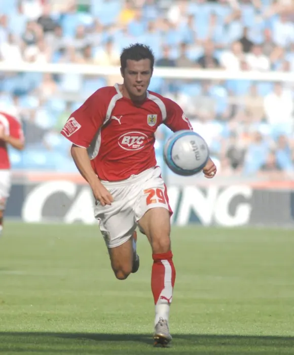 Framed Print : Ivan Sproule in Action: Coventry City vs. Bristol City Framed Print : Ivan Sproule in Action: Coventry City vs. Bristol City
