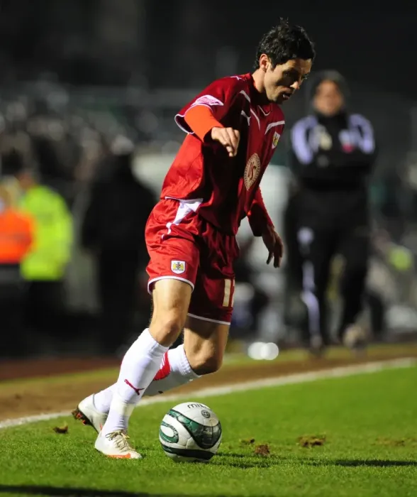 Framed Print : Ivan Sproule in Action: Plymouth Argyle vs. Bristol City Championship Clash (16-03-2010) Framed Print : Ivan Sproule in Action: Plymouth Argyle vs. Bristol City Championship Clash (16-03-2010)