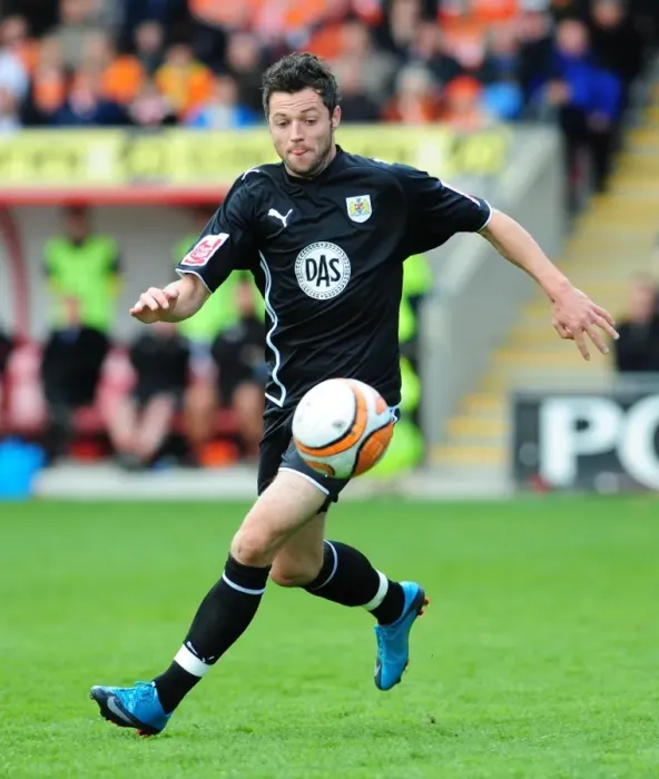 Framed Print : Ivan Sproule of Bristol City in Action against Blackpool at Bloomfield Road, Championship Match, 02 / 05 / 2010 Framed Print : Ivan Sproule of Bristol City in Action against Blackpool at Bloomfield Road, Championship Match, 02 / 05 / 2010