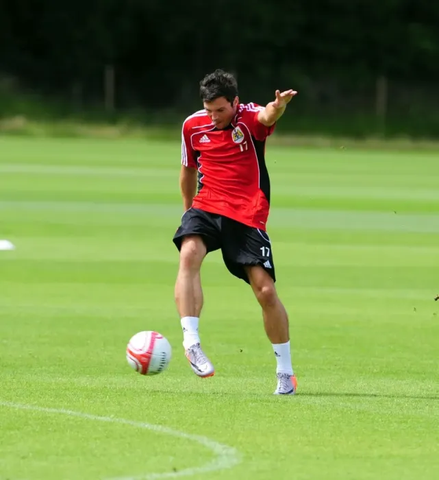 Framed Print : Ivan Sproule of Bristol City: Focused during Pre-Season Training