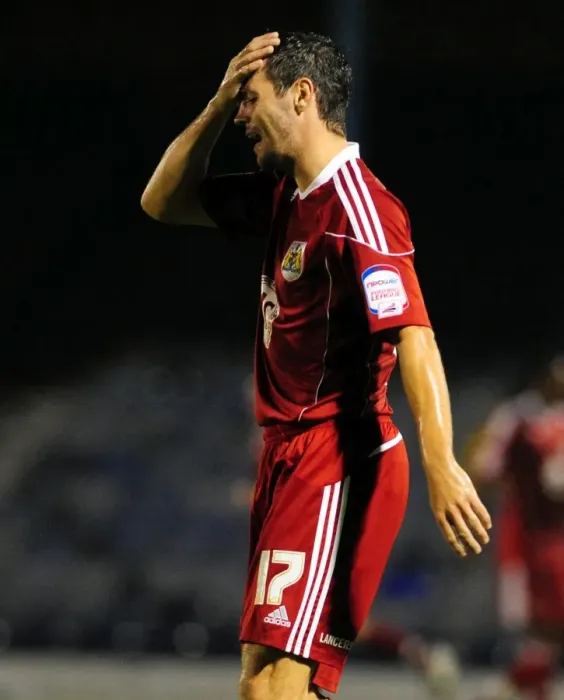 Framed Print : Ivan Sproule's Disappointed Look: Southend United vs. Bristol City in Carling Cup (10 / 08 / 2010) Framed Print : Ivan Sproule's Disappointed Look: Southend United vs. Bristol City in Carling Cup (10 / 08 / 2010)