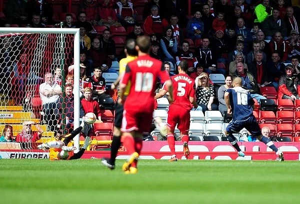 James Vaughan Scores Opening Goal: Bristol City vs Huddersfield Town, 2013