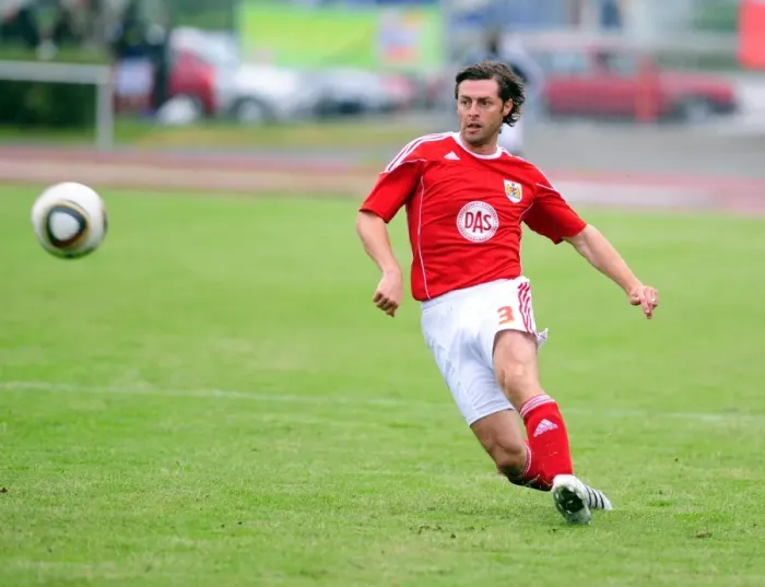 Framed Print : Jamie McAllister in Action for Bristol City against IFK Gothenburg Framed Print : Jamie McAllister in Action for Bristol City against IFK Gothenburg