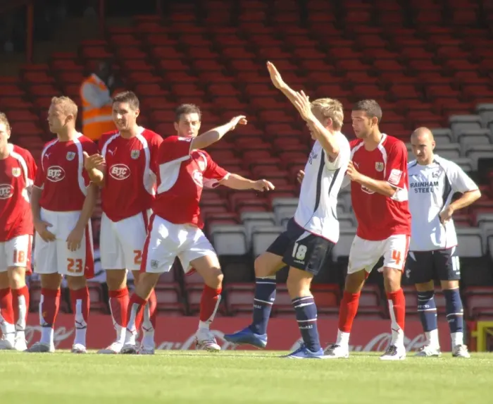 Framed Print : Jamie McAllister: Clash between Bristol City and Scunthorpe United Framed Print : Jamie McAllister: Clash between Bristol City and Scunthorpe United