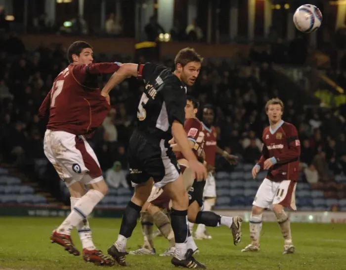 Framed Print : Jamie McCombe in Action for Bristol City Against Burnley Framed Print : Jamie McCombe in Action for Bristol City Against Burnley
