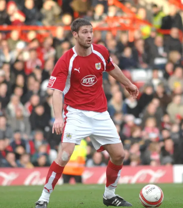 Framed Print : Jamie McCombe in Action: Bristol City vs Blackpool Framed Print : Jamie McCombe in Action: Bristol City vs Blackpool