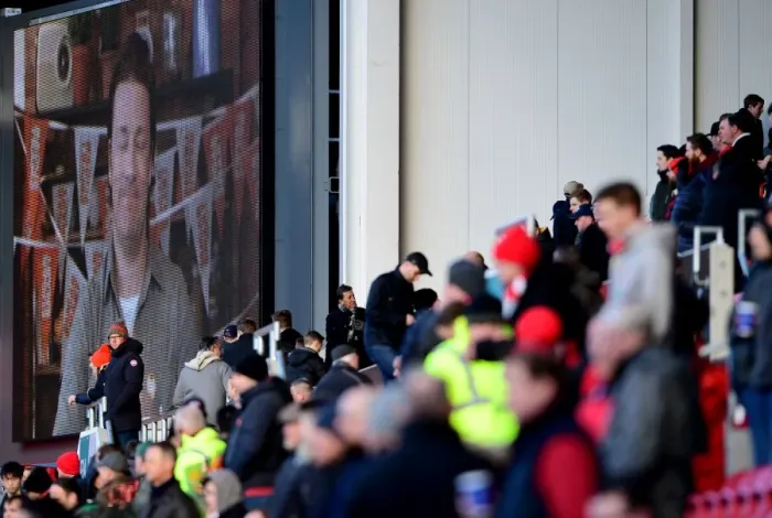 Framed Print : Jamie Oliver Rallies Fans at Ashton Gate: Bristol City vs. Cardiff City (Sky Bet Championship, 14 / 01 / 2017)