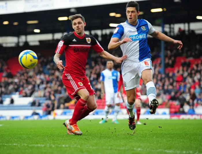 Framed Print : Jason Lowe Outmuscles Paul Anderson in FA Cup Clash at Ewood Park