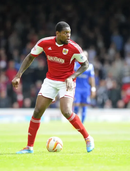 Framed Print : Jay Emmanuel-Thomas in Action: Bristol City vs Crewe (Sky Bet League One, 2014)
