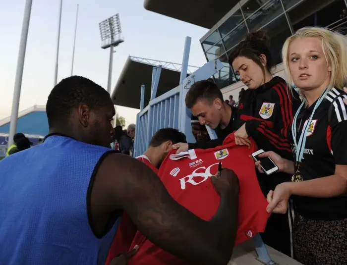 Framed Print : Jay Emmanuel-Thomas of Bristol City Signs Autographs for Fans During Extension Gunners Match, 2014
