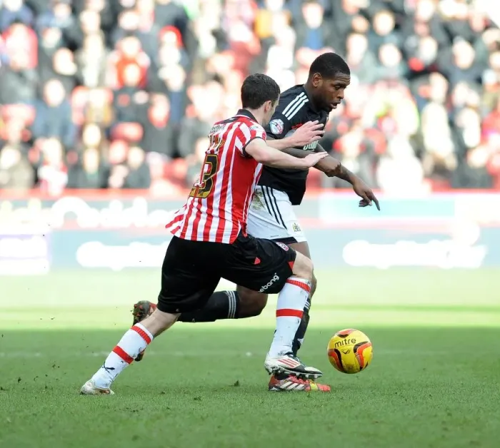 Framed Print : Jay Emmanuel-Thomas Chased Down by Jamie Murphy: Sheffield United vs. Bristol City, 2014