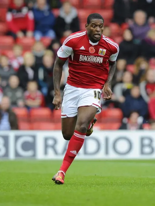 Framed Print : Jay Emmanuel-Thomas in FA Cup Action for Bristol City vs Dagenham and Redbridge, November 2013 Framed Print : Jay Emmanuel-Thomas in FA Cup Action for Bristol City vs Dagenham and Redbridge, November 2013