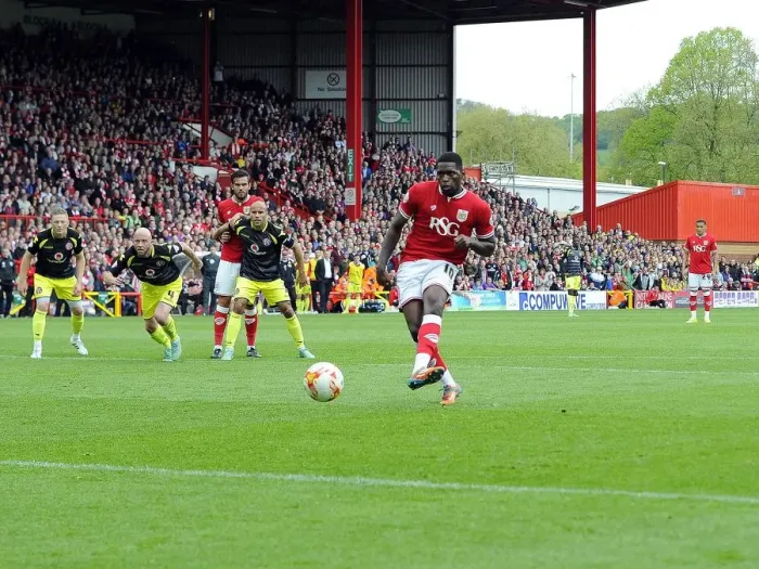 Framed Print : Jay Emmanuel-Thomas Scores Penalty for Bristol City Against Walsall in Sky Bet League One (03 / 05 / 2015) Framed Print : Jay Emmanuel-Thomas Scores Penalty for Bristol City Against Walsall in Sky Bet League One (03 / 05 / 2015)