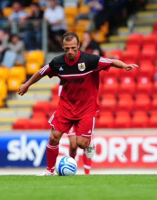 Framed Print : Jody Morris in Action: Bristol City vs St Johnstone, McDiarmid Park, August 2012 Framed Print : Jody Morris in Action: Bristol City vs St Johnstone, McDiarmid Park, August 2012