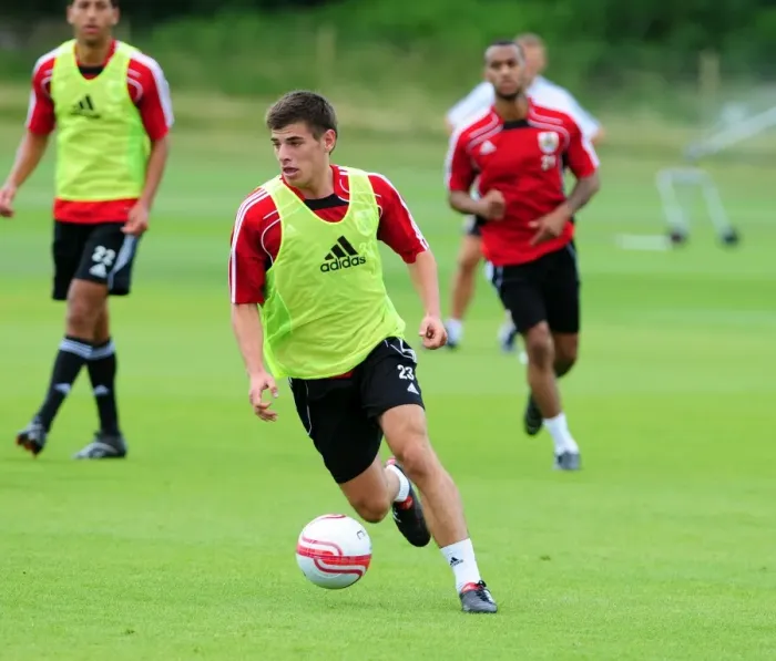 Framed Print : Joe Edwards of Bristol City: Focused during Pre-Season Training Framed Print : Joe Edwards of Bristol City: Focused during Pre-Season Training