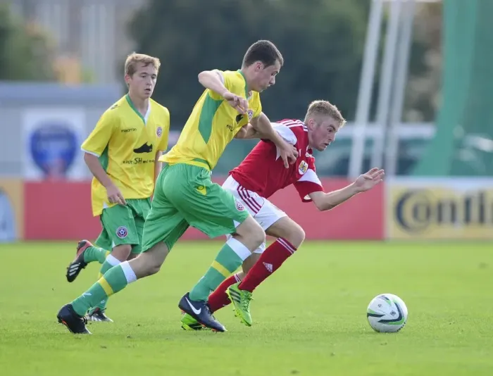 Framed Print : Joe Morrell in Action: Bristol City U18s vs. Sheffield United