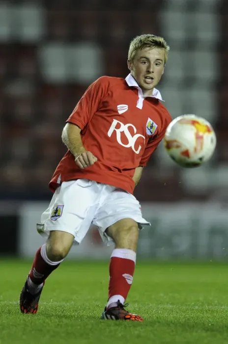 Framed Print : Joe Morrell in Action: Bristol City U21s vs Crystal Palace U21s at Ashton Gate Framed Print : Joe Morrell in Action: Bristol City U21s vs Crystal Palace U21s at Ashton Gate