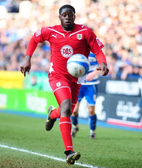 Framed Print : John Akinde of Bristol City in Action Against Reading, Championship Match, March 13, 2010 Framed Print : John Akinde of Bristol City in Action Against Reading, Championship Match, March 13, 2010