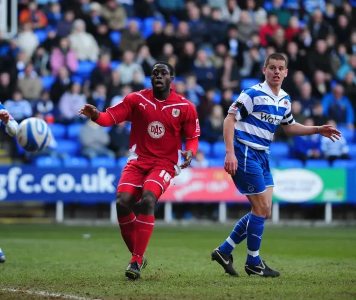 Framed Print : John Akinde's Near-Miss: Reading vs. Bristol City Championship Clash (13 / 03 / 2010) Framed Print : John Akinde's Near-Miss: Reading vs. Bristol City Championship Clash (13 / 03 / 2010)