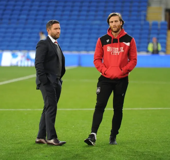 Framed Print : Johnson and Matthews in Deep Discussion: Cardiff City vs. Bristol City Championship Clash