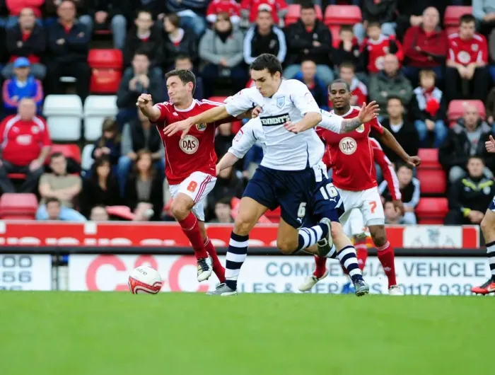 Framed Print : Johnson vs James: Clash of Managers in Bristol City vs Preston North End Championship Match, 2010 Framed Print : Johnson vs James: Clash of Managers in Bristol City vs Preston North End Championship Match, 2010