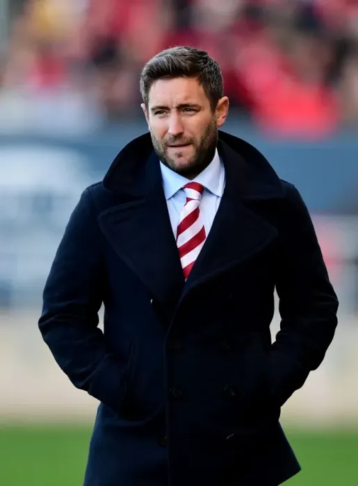Framed Print : Johnson's Charge: Bristol City vs Nottingham Forest in Sky Bet Championship (10-1-2016) - Lee Johnson Leads the Way at Ashton Gate